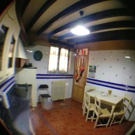 House With 4 Bedrooms In With Wonderful City View Enclosed Garden And Wifi Ferienhaus
