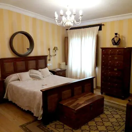 House With 4 Bedrooms In With Wonderful City View Enclosed Garden And Wifi